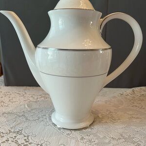Waterford Lismore Platinum China Coffee Pot with Lid. Made in England.